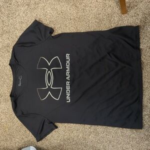 Medium under armour dry fit black shirt